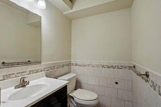 Building Photo - 7124 Longstreet Dr