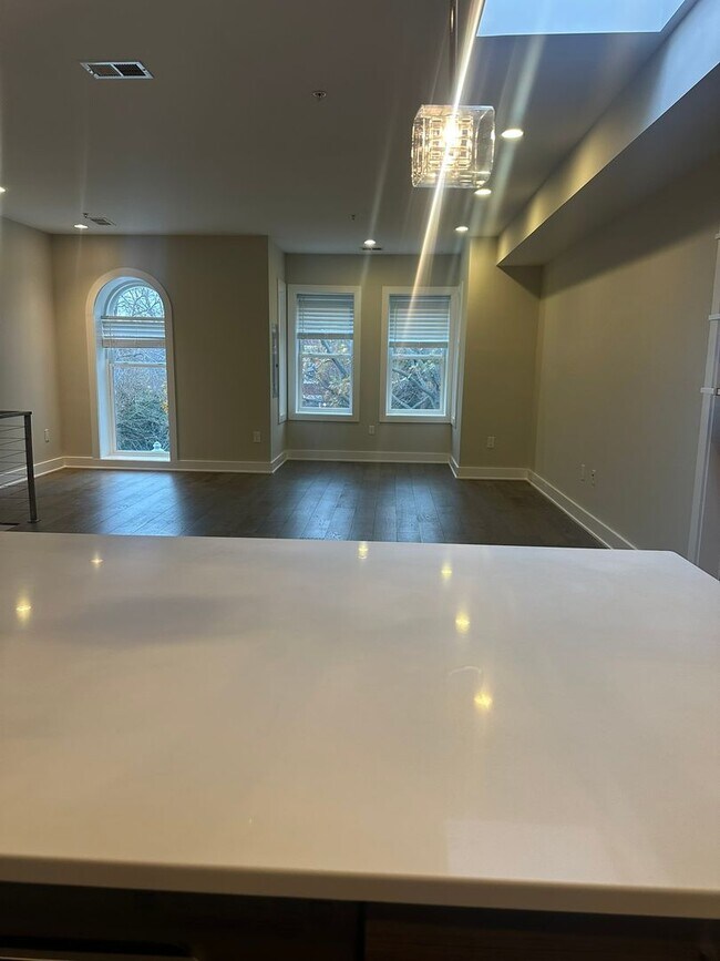 Building Photo - Modern 2 Bedroom, 2 Bathroom Penthouse with Parking in Historic LeDroit Park