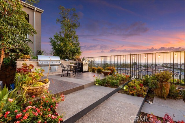 Building Photo - 545 Serrano Summit Dr