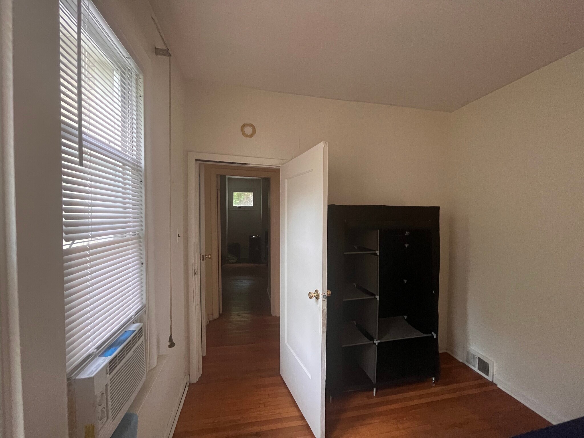 Building Photo - 5604 Pocusset St