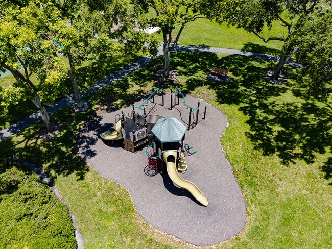 Building Photo - 7261 Nautica Way