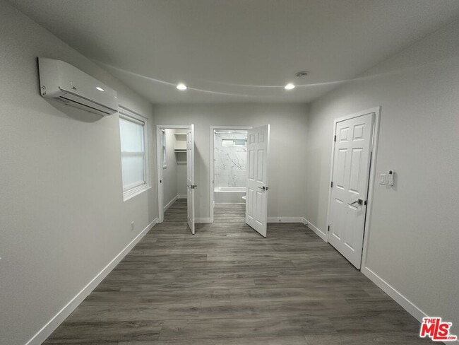 Building Photo - 608 W Hillcrest Blvd