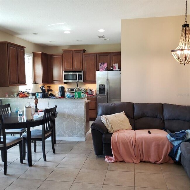 Building Photo - 2020 Leather Fern Dr