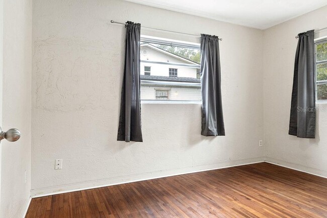 Building Photo - 1526 W Beresford Ave