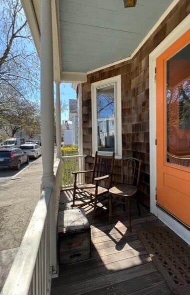 Building Photo - 99 Arnold St