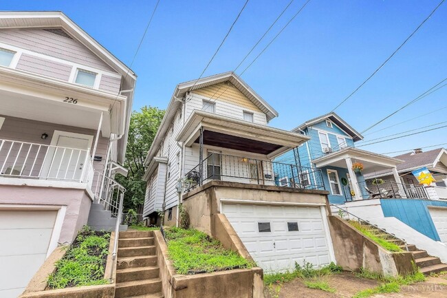 Building Photo - 224 Bank Ave