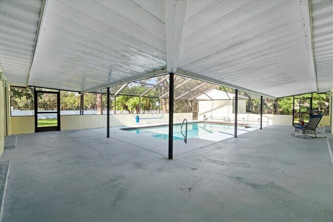 Building Photo - 903 Tomahawk Trail