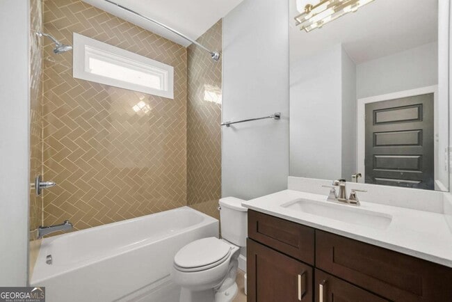 Building Photo - 2967 Silver Hill Terrace SE