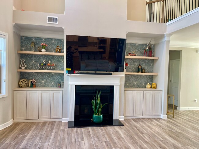 Building Photo - 6060 Ashborough Park