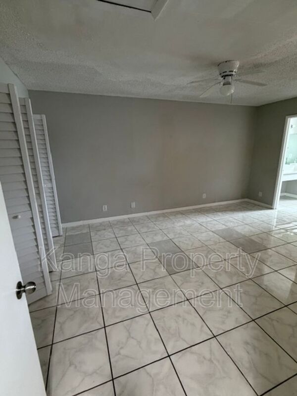 Building Photo - 11449 NW 35th St