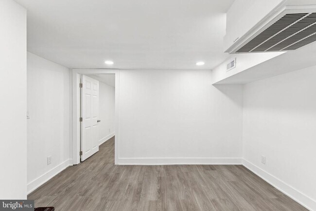 Building Photo - 807 N 42nd St