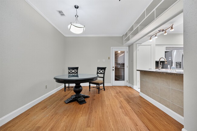 Building Photo - 4426 Basswood Ln