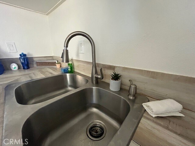 Building Photo - 45421 Sunset Ln