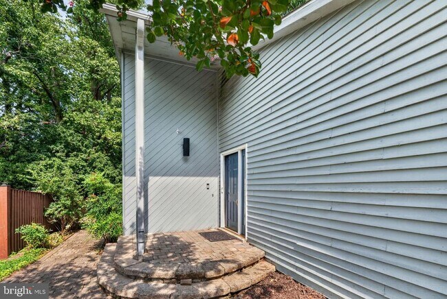 Building Photo - 6 Youngs Farm Ct