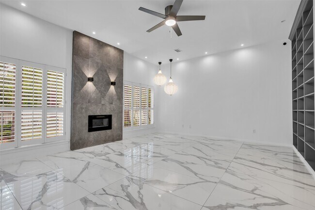 Building Photo - 41 Hickory Oak Dr