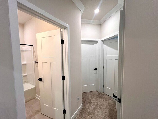 Building Photo - Canonsburg - 3 Bedroom 2.5 Bathroom Townhome For Rent