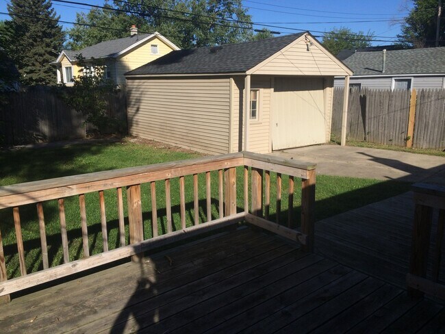 Building Photo - 2929 Burdette St