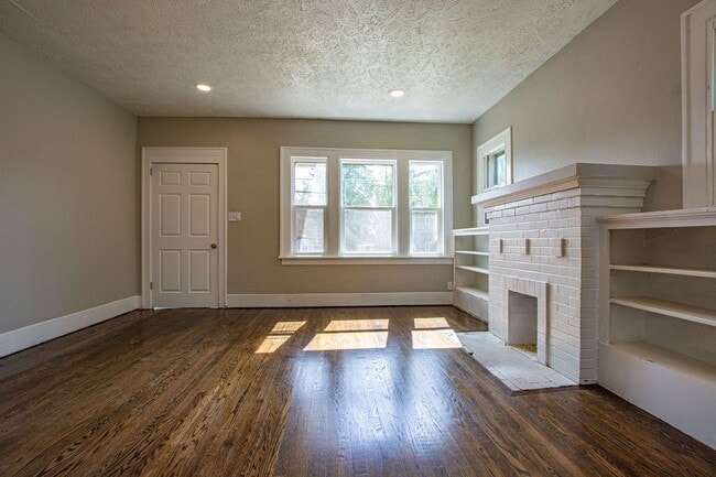 Building Photo - 110 N 38th St