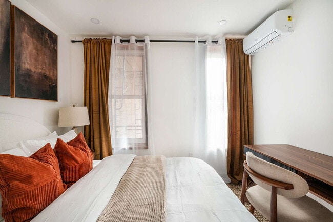 Building Photo - 335 E 22nd St