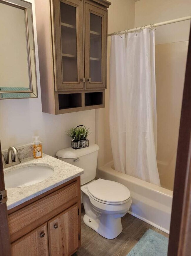 Building Photo - 3621 Dalewood Ave SE