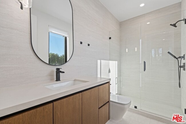 Building Photo - 4708 Noble Ave