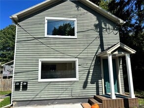 Building Photo - 706 Hilliker Ct