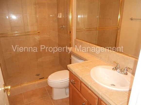 Building Photo - 6768 Maple Creek Dr