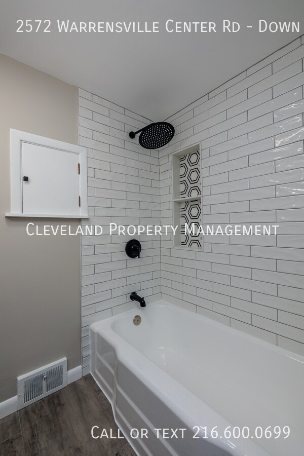 Building Photo - 2572 Warrensville Center Rd