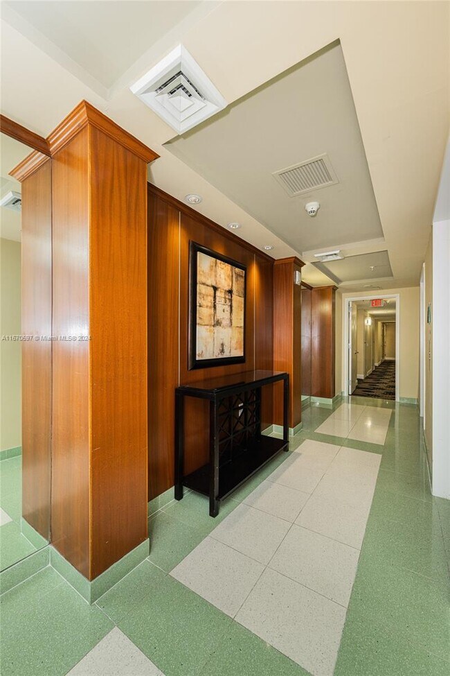 Building Photo - 1745 E Hallandale Beach Blvd