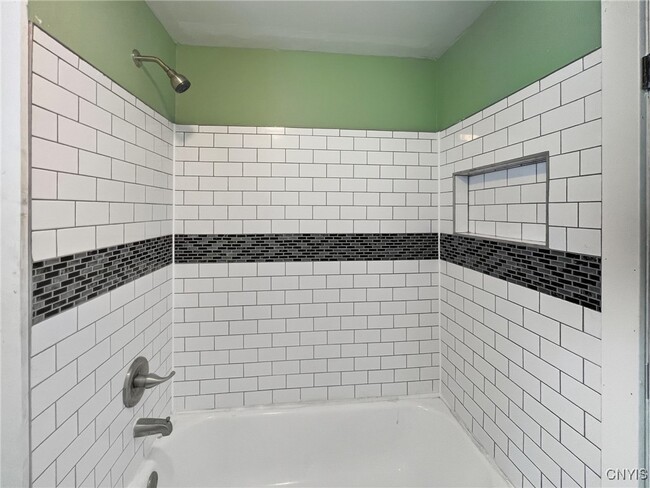 Building Photo - 262 W 4th St S