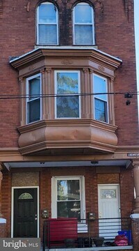 Building Photo - 617 E Locust Ave