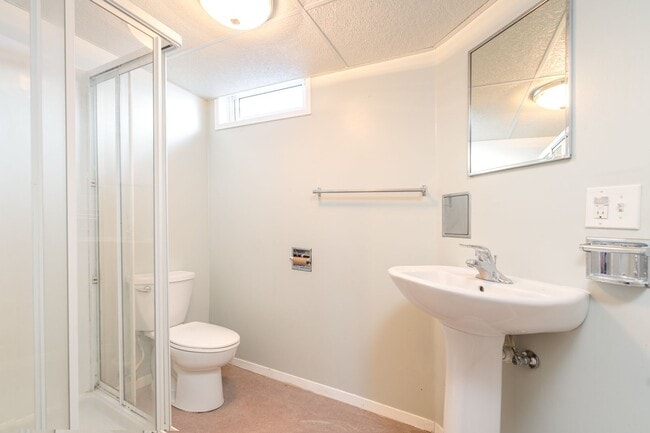 Building Photo - Single family home near CMR High School and Valley View Elementary School in Great Falls.