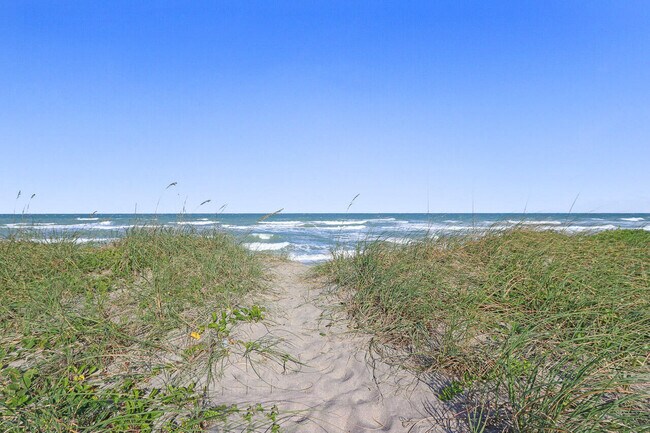 Building Photo - 1501 NE Ocean Blvd