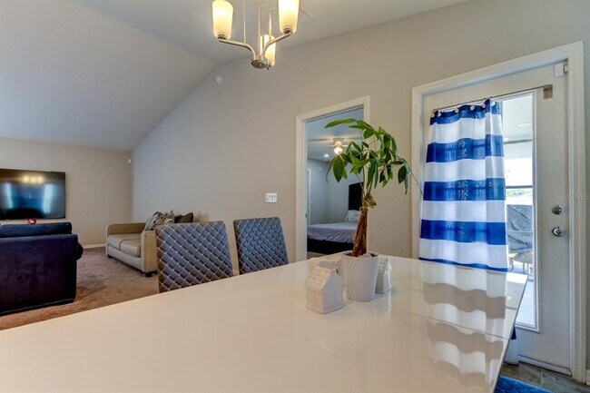 Building Photo - 6738 Hanworth Ln