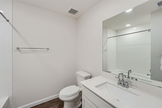 Building Photo - 322 Addison Pl