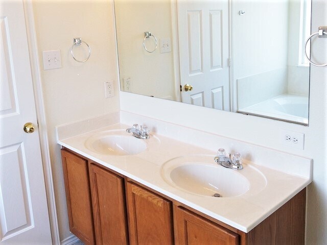 Building Photo - 142 Blue Juniper