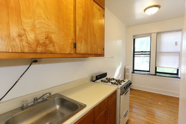 Building Photo - 4634 N Paulina St