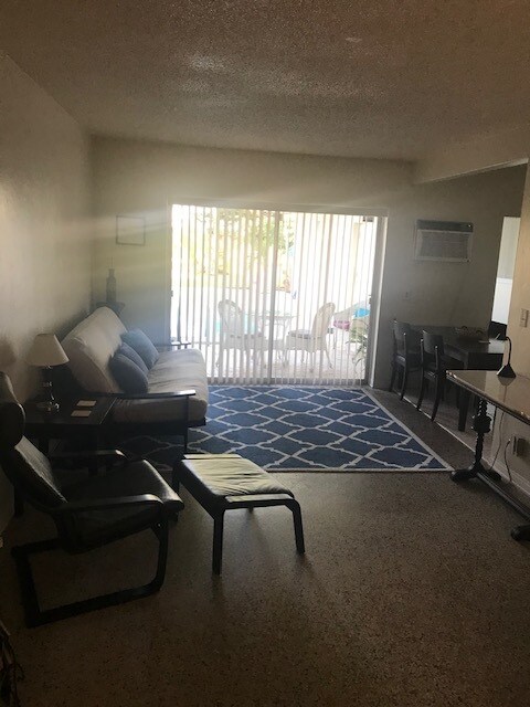 Building Photo - 10911 NE 9th Ct