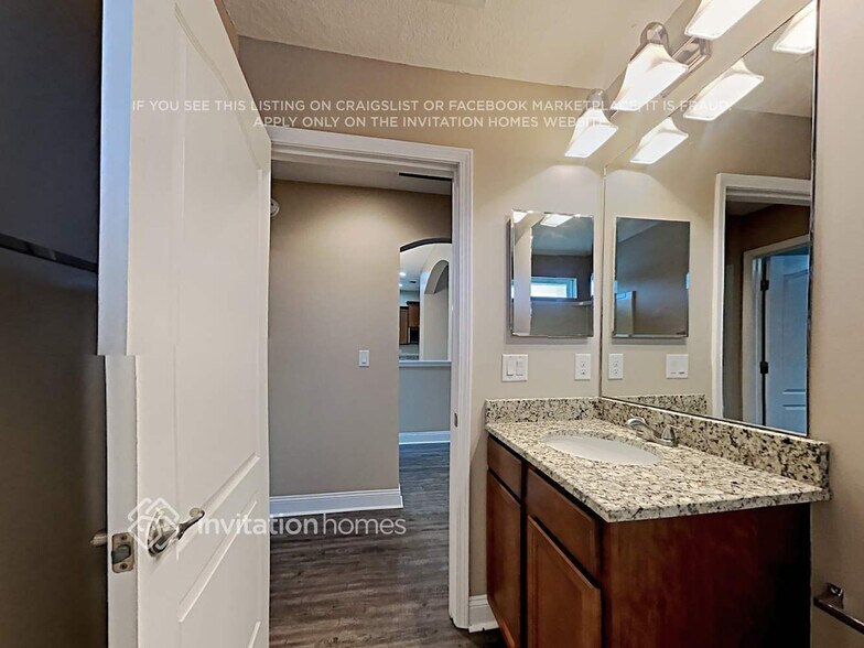 Building Photo - 4518 Song Sparrow Dr