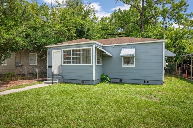 Building Photo - 1066 W 13th St