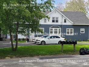 Building Photo - 37 Maplewood Rd
