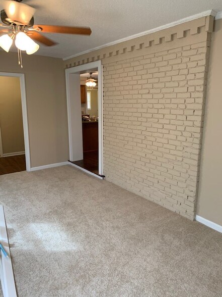 Building Photo - 4072 Porter St