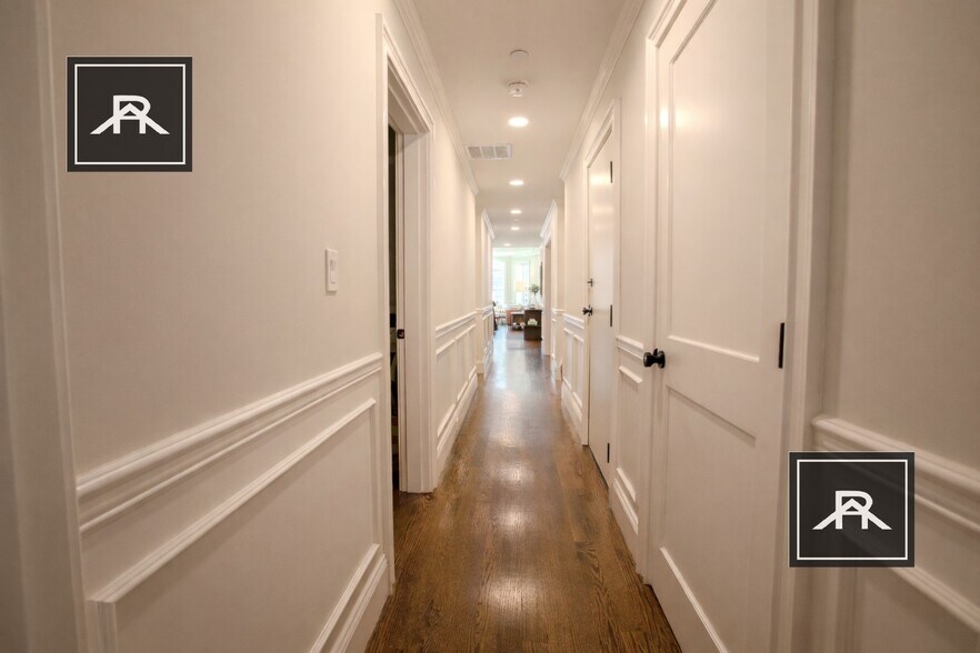 Building Photo - 128 Longwood Ave