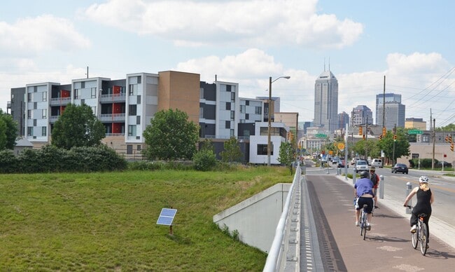 Building Photo - Hinge Apartments
