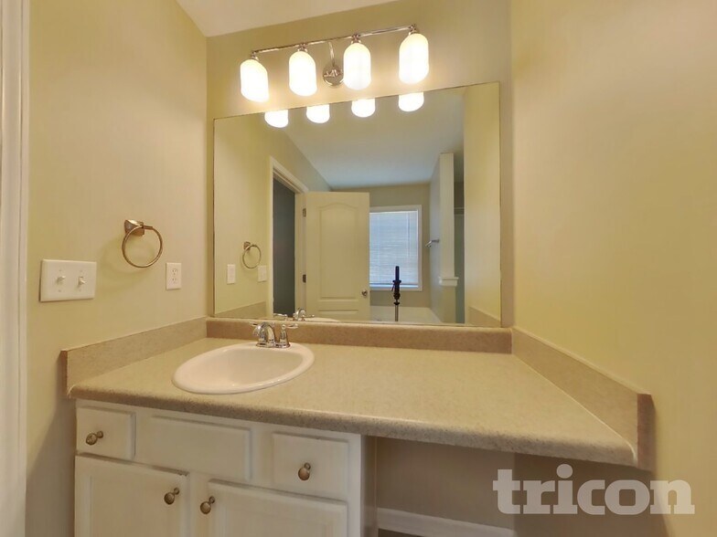 Building Photo - 125 Gracie Crossing