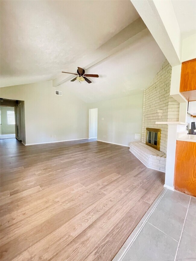 Building Photo - 4330 Maple Cross Dr