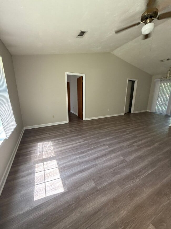 Building Photo - 904 Bald Eagle Run