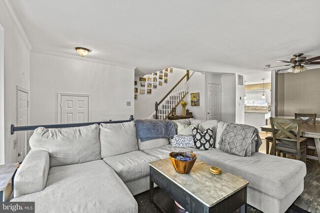 Building Photo - This beautiful 3-bedroom townhome is nestl...