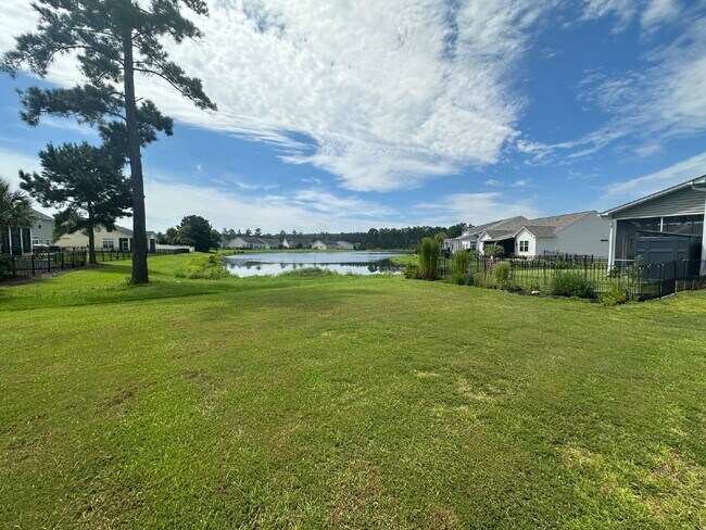 Building Photo - Three Bedroom Home with Large Loft in Heartstone Lakes!