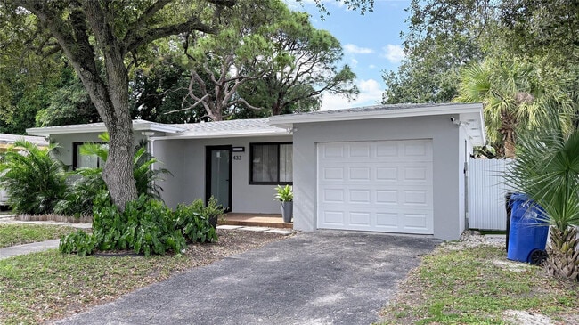 Building Photo - 433 NW 15th Way